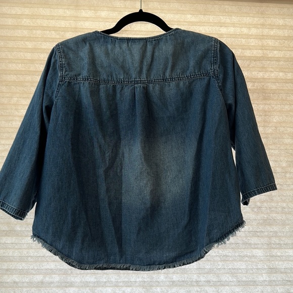 Raw hem chambray top - Picture 5 of 5